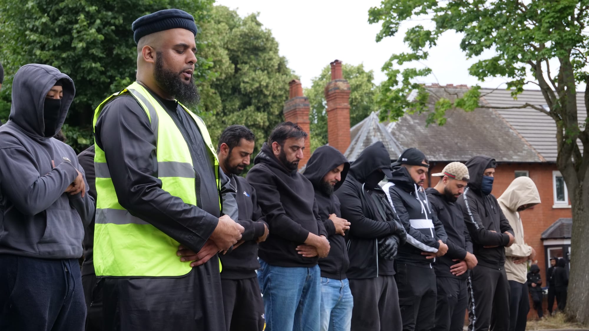 Far-right no show